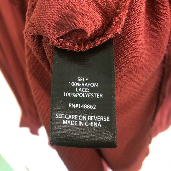 Torrid Dark Red Crinkle Gauze Lace Inset Surplice Wrap Top Torrid Size 3 (3x) - Picture 3 of 8